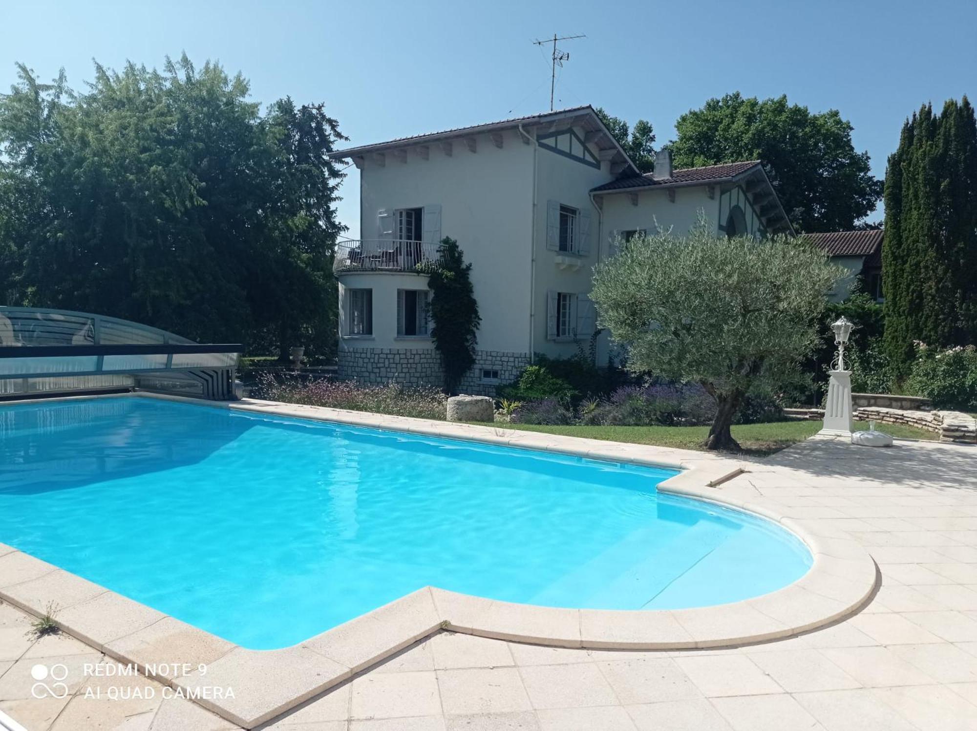 La Maison Basque Sainte-Livrade-sur-Lot Екстер'єр фото